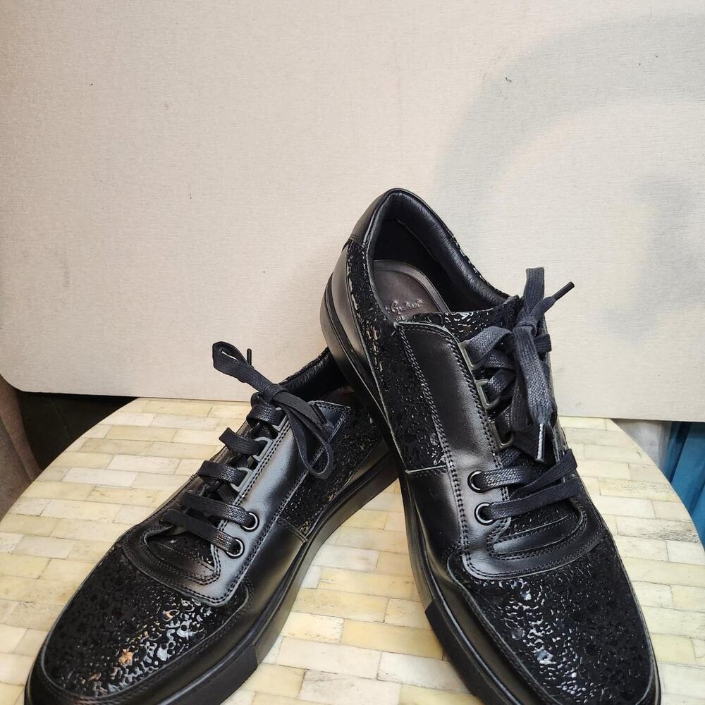 Robert Graham black leather low-top sneakers